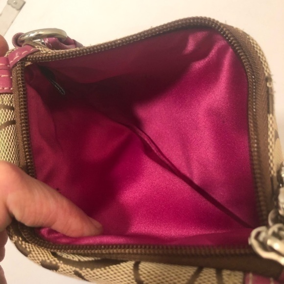Coach brown signature turnlock wristlet
